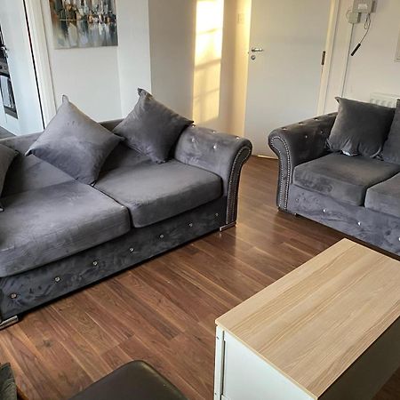 The Granite City - Modern City Centre Apartment Aberdeen Esterno foto