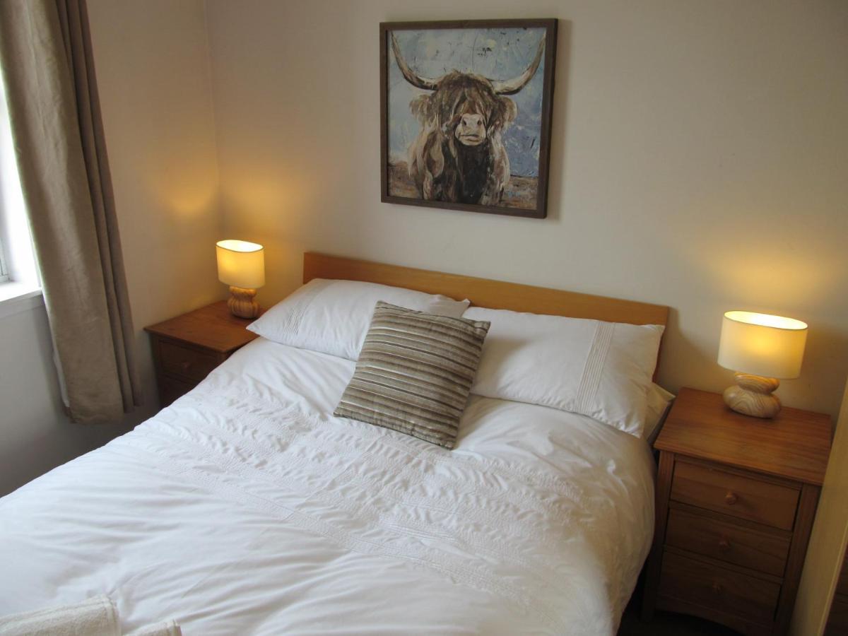 The Granite City - Modern City Centre Apartment Aberdeen Esterno foto