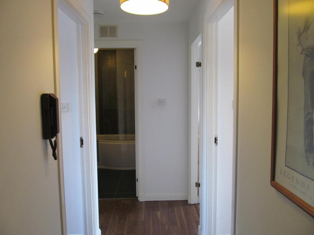 The Granite City - Modern City Centre Apartment Aberdeen Esterno foto