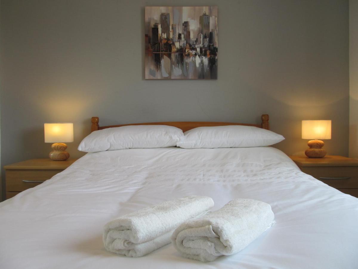 The Granite City - Modern City Centre Apartment Aberdeen Esterno foto