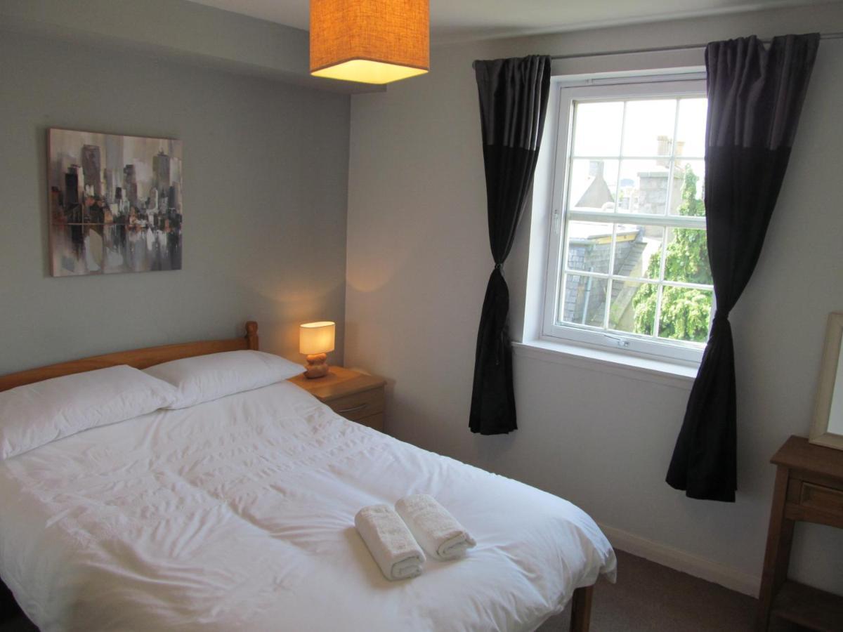 The Granite City - Modern City Centre Apartment Aberdeen Esterno foto