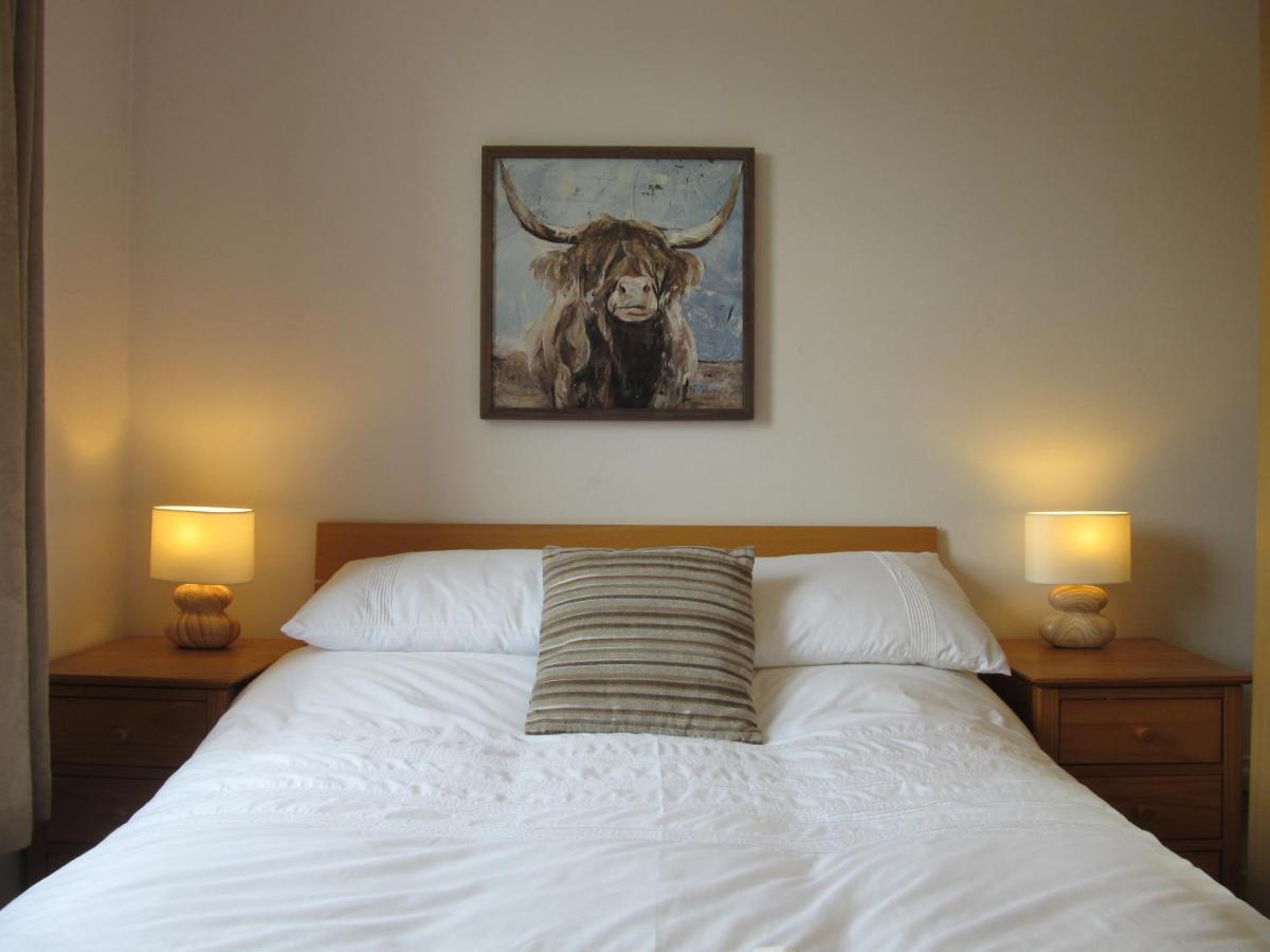 The Granite City - Modern City Centre Apartment Aberdeen Esterno foto