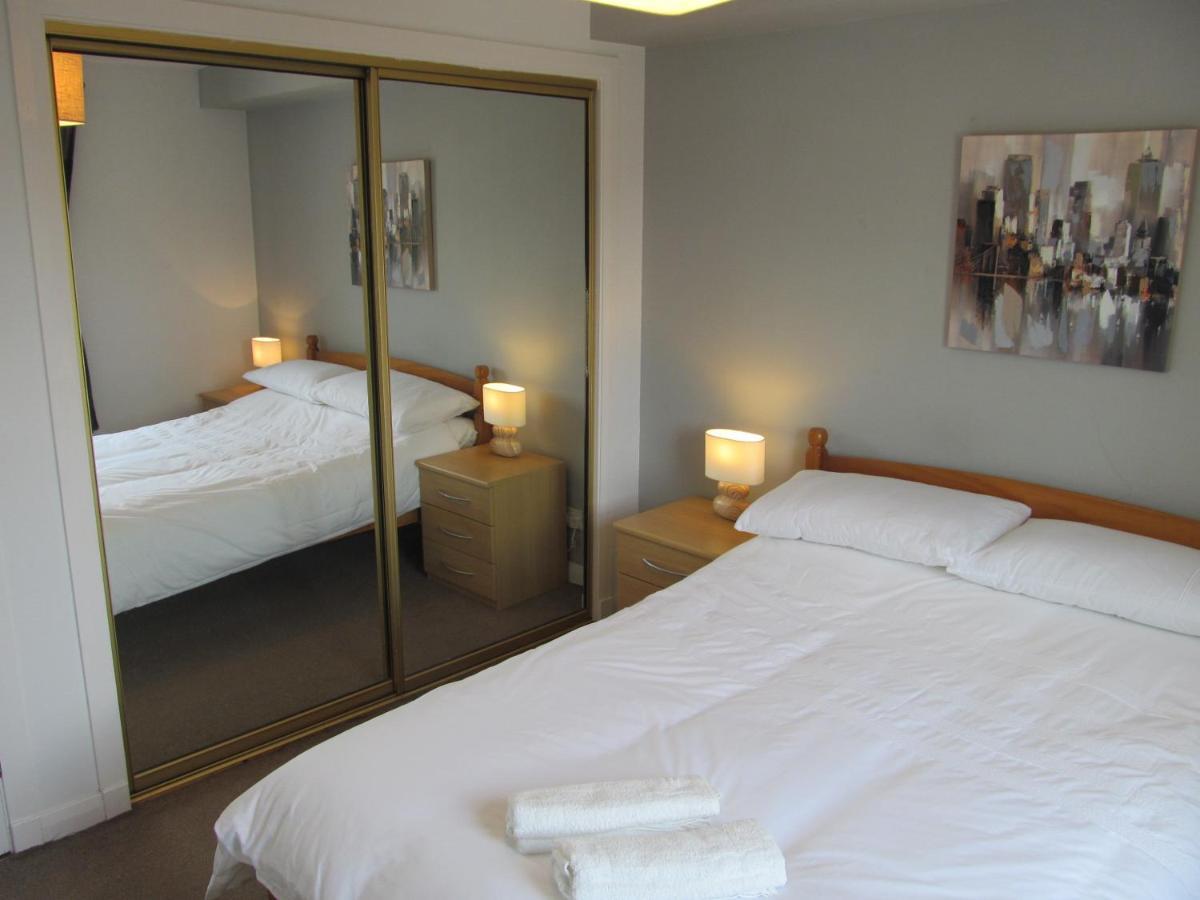 The Granite City - Modern City Centre Apartment Aberdeen Esterno foto